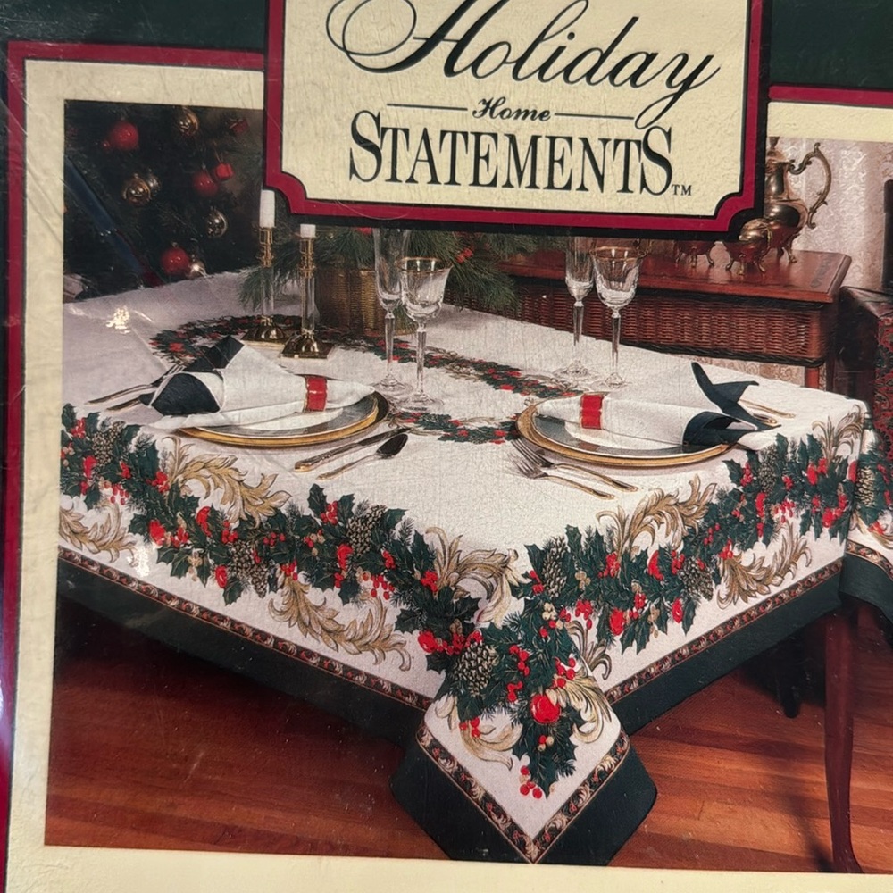 NWT Christmas scroll tablecloth